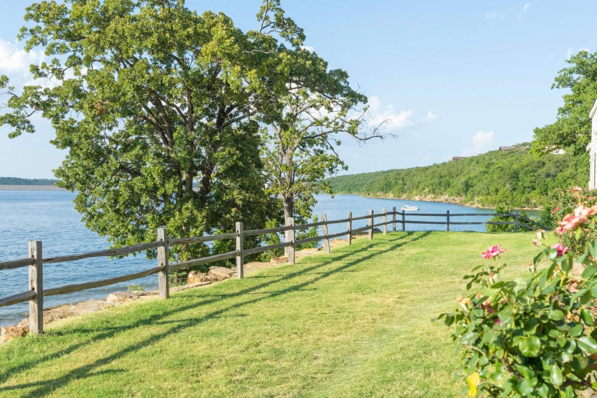 Crosstimbers Marina And Cottages Sperry Bagian luar foto
