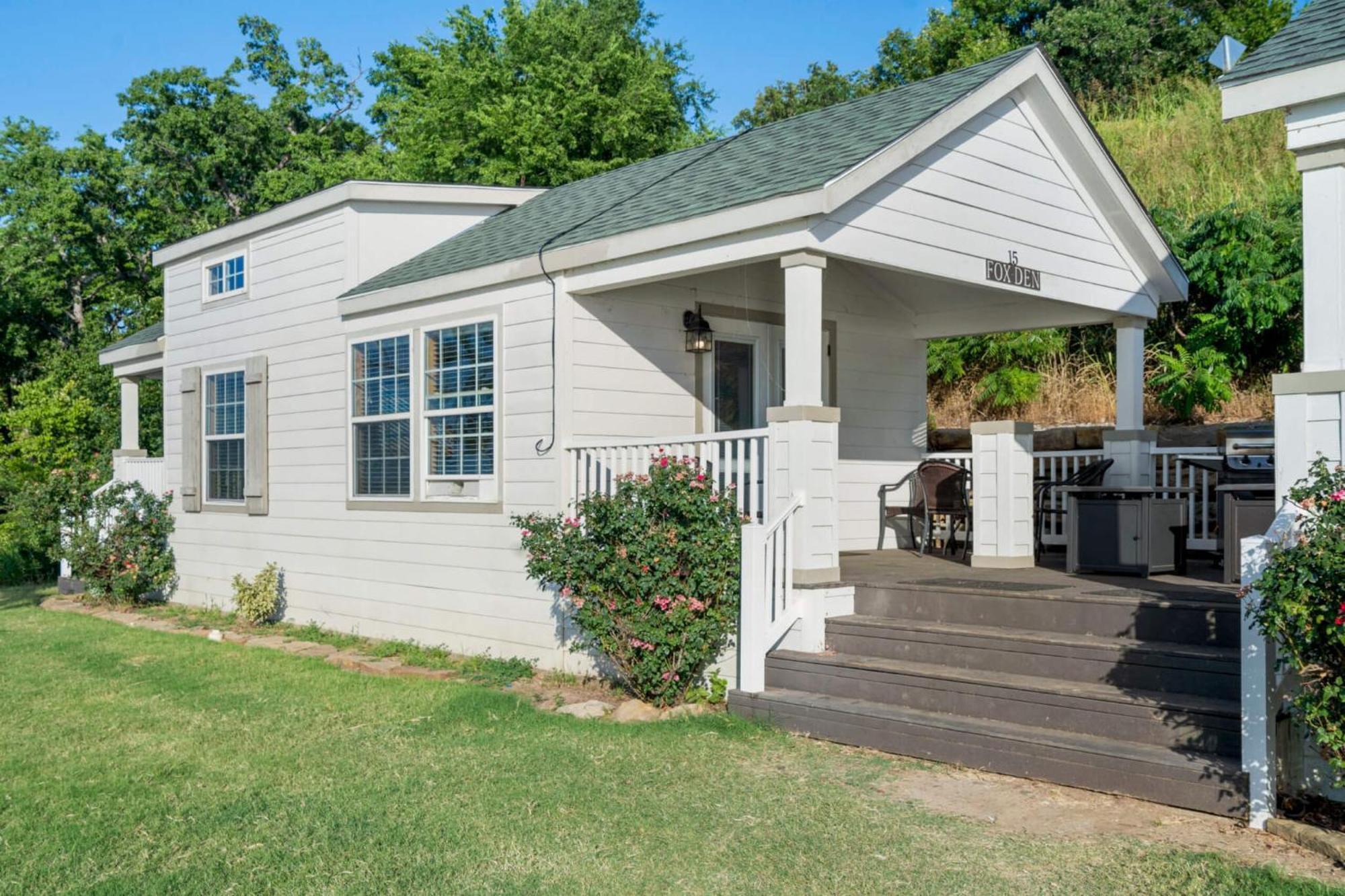 Crosstimbers Marina And Cottages Sperry Bagian luar foto
