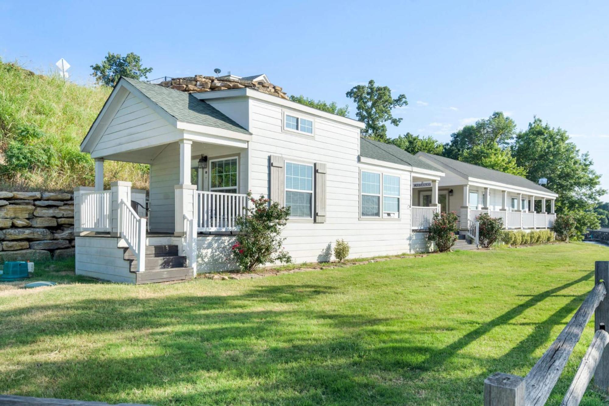 Crosstimbers Marina And Cottages Sperry Bagian luar foto